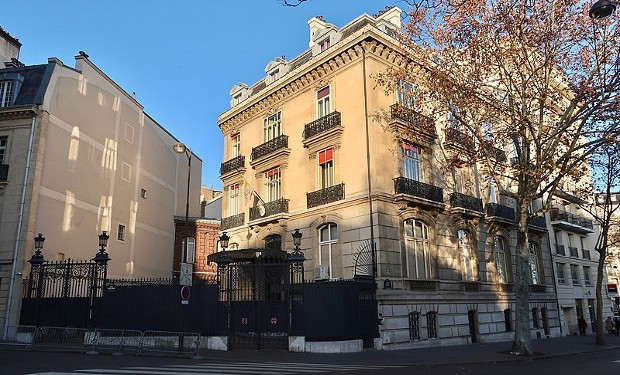 Francia: condannato l'ex nunzio apostolico